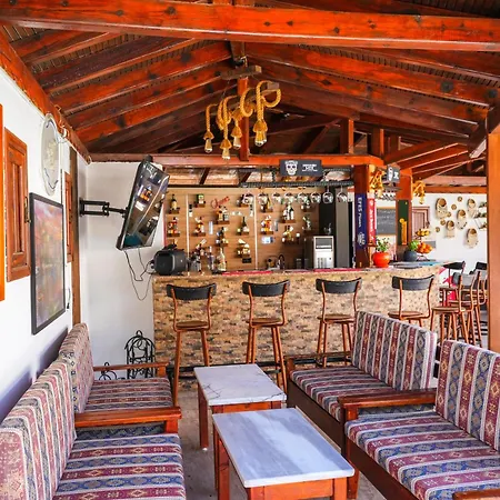 Ξενοδοχείο με διαμερίσματα Sahin 4*