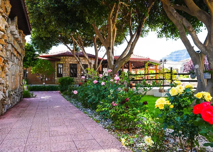 מלון דירות Sahin 4*