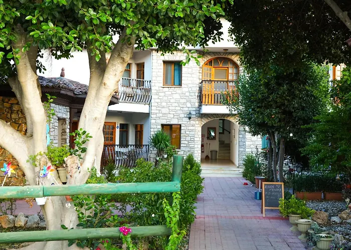 Sahin מלון דירות