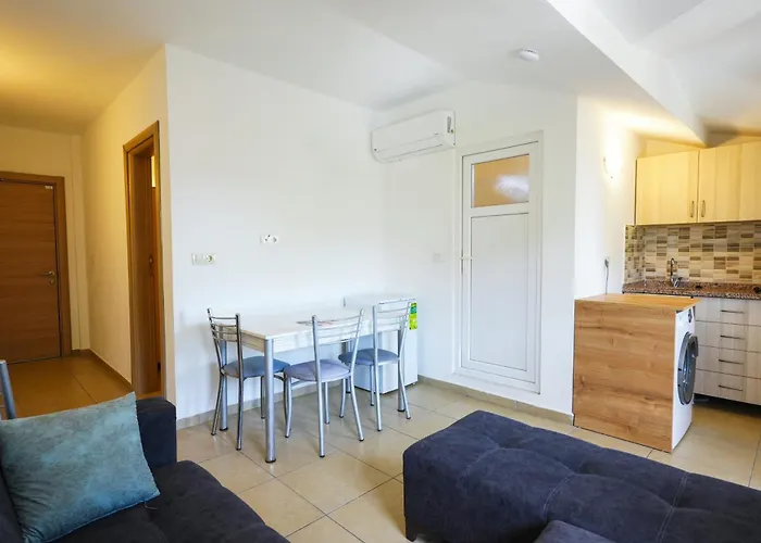 Sahin מלון דירות 4*